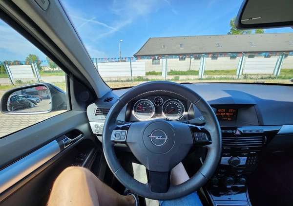 Opel Astra cena 18900 przebieg: 222929, rok produkcji 2010 z Piła małe 466